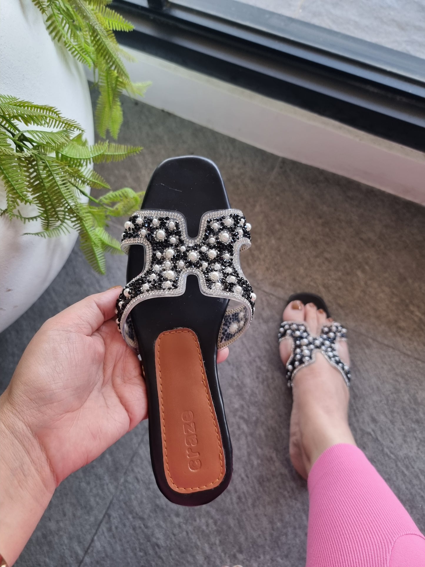 Craze H-Straps Sandals Black
